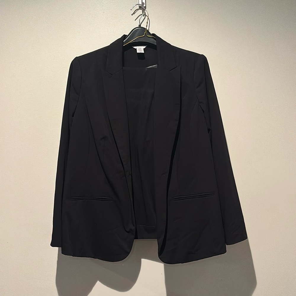 Woman’s Suit - Black
